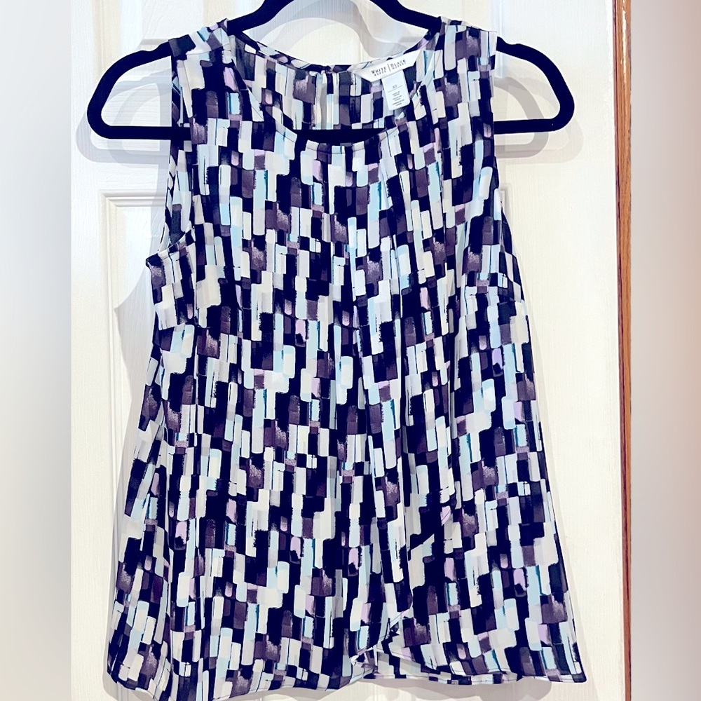 White House Black Market blouse XS has pleats multiple colors fits like a small